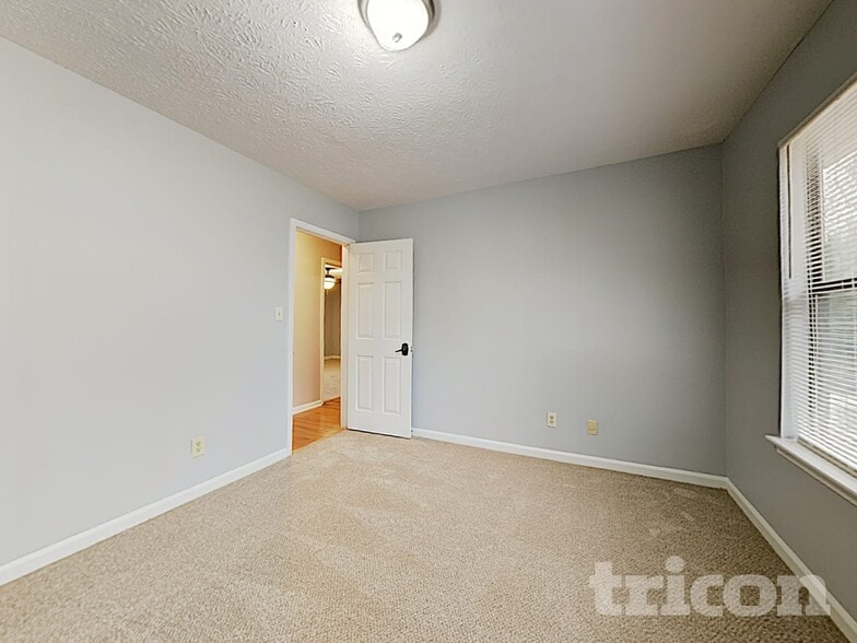 Building Photo - 5712 Albans Way