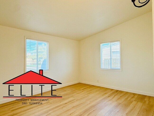 Building Photo - 332 N Alvord St