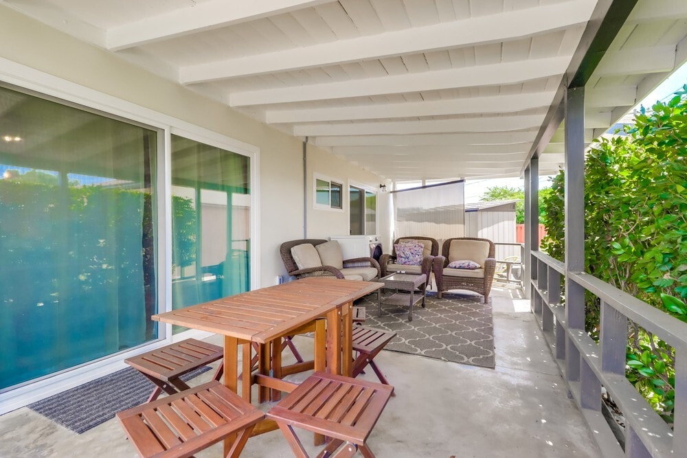 Building Photo - 3856 Loma Alta Dr