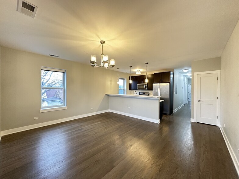 Building Photo - 1921 W 21st St