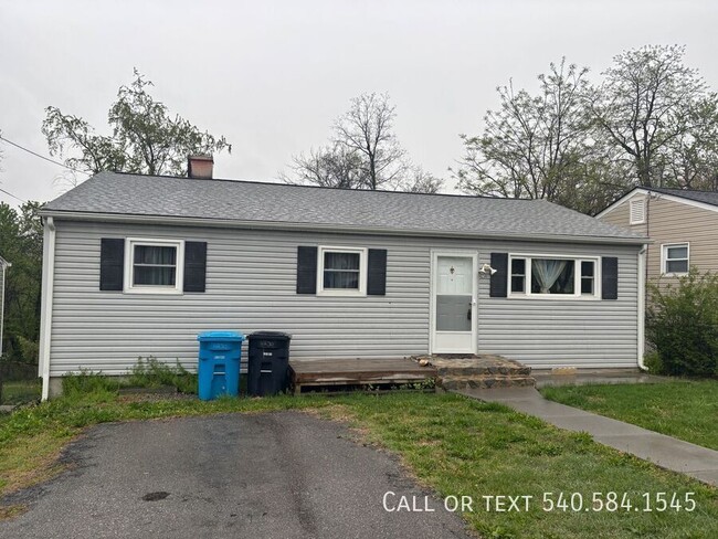 Primary Photo - 4230 Moomaw Ave NW