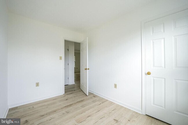Building Photo - 326 Banbury Terrace