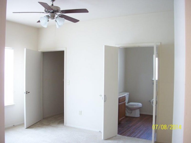 Building Photo - 712 Constitution Dr