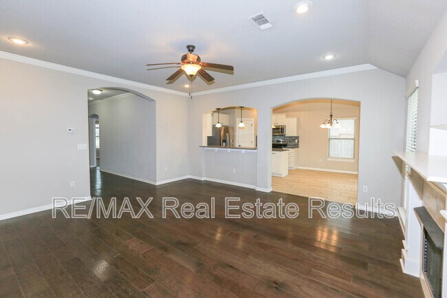 Building Photo - 4494 W Wales Dr