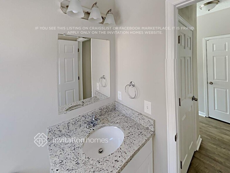Building Photo - 3544 S Ceylon Way