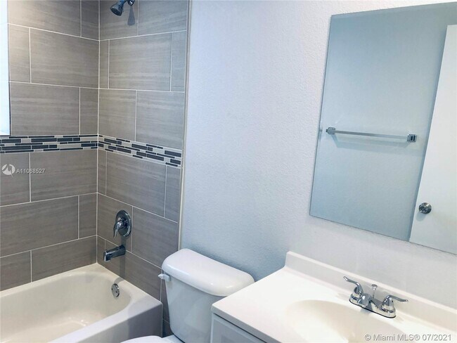 Building Photo - 1737 NW 3rd Ave