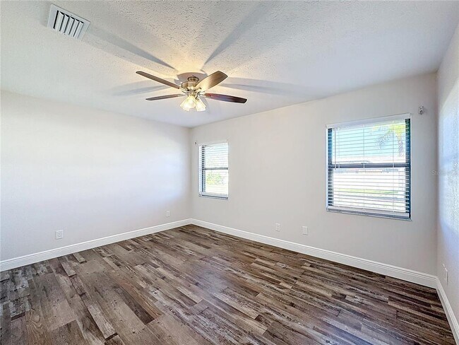 Building Photo - 1715 S Pebble Beach Blvd