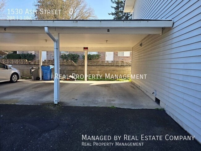 Building Photo - 1530 Ash St