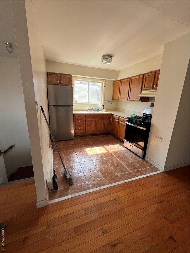 Building Photo - 146-45 Tuskegee Airmen Way