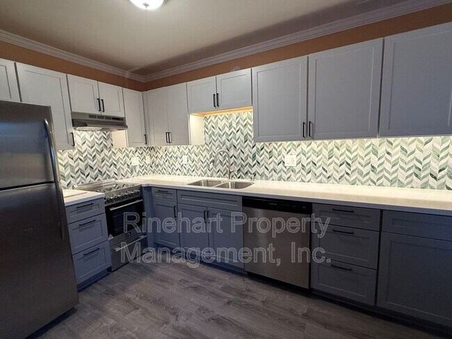 Building Photo - 285 S Herlong Ave