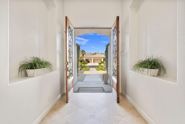 Building Photo - 49460 Rancho San Francisquito