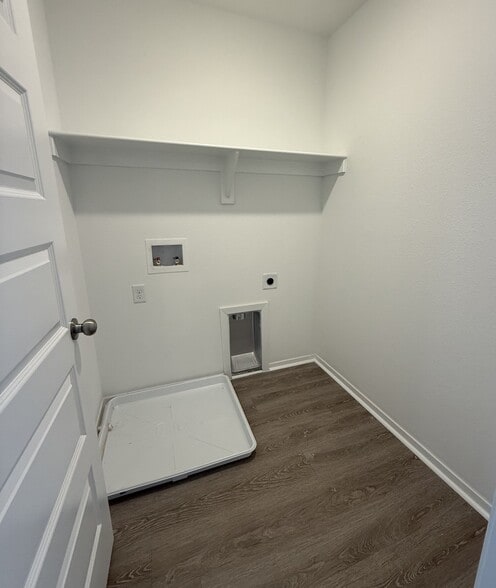 Building Photo - 6810 SW Dignity Ave