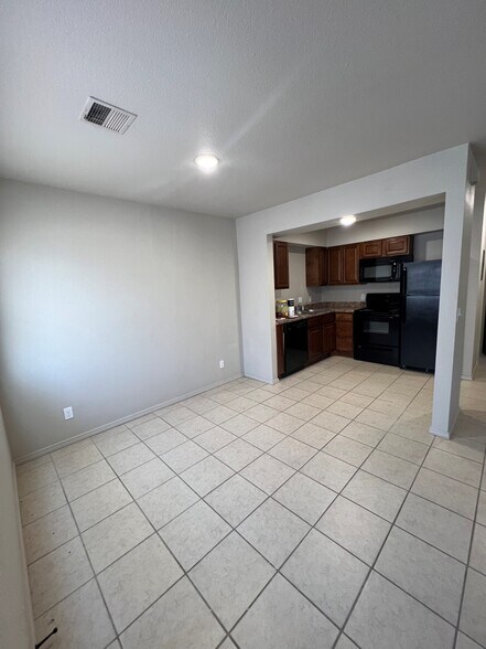 Building Photo - 2940 McClelland Blvd