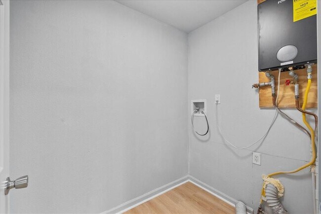 Building Photo - 2940 Piper Rd