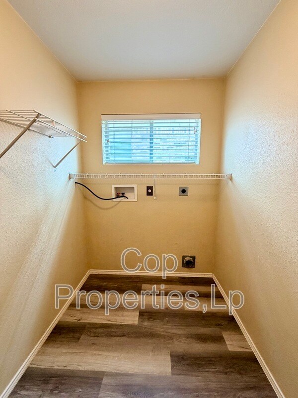 Building Photo - 25526 Gold Yarrow