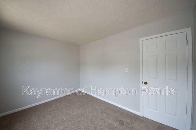Building Photo - 313 Gaylor Ln