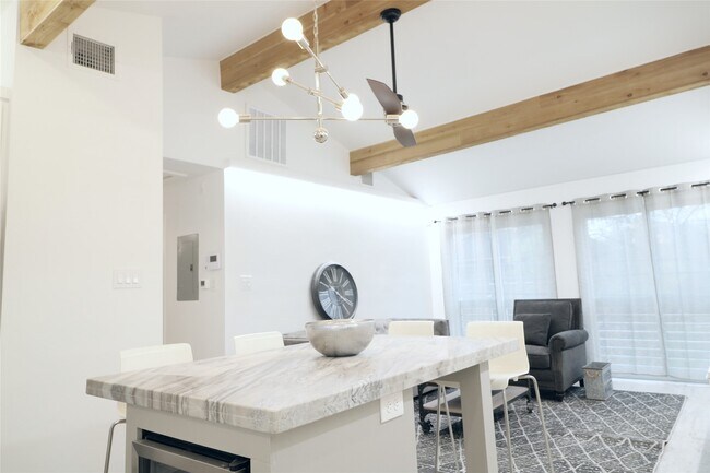 Building Photo - 1802 Arbor St