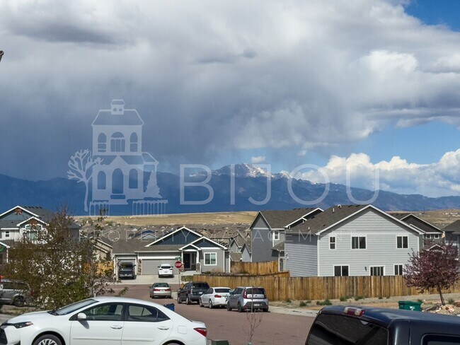 Building Photo - 10881 Aliso Dr