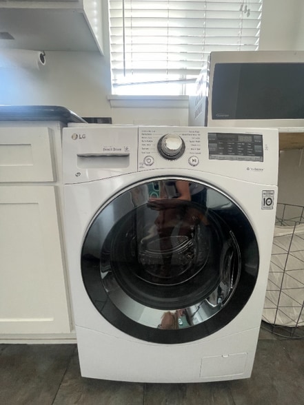 Building Photo - 1280 Laurel Ave