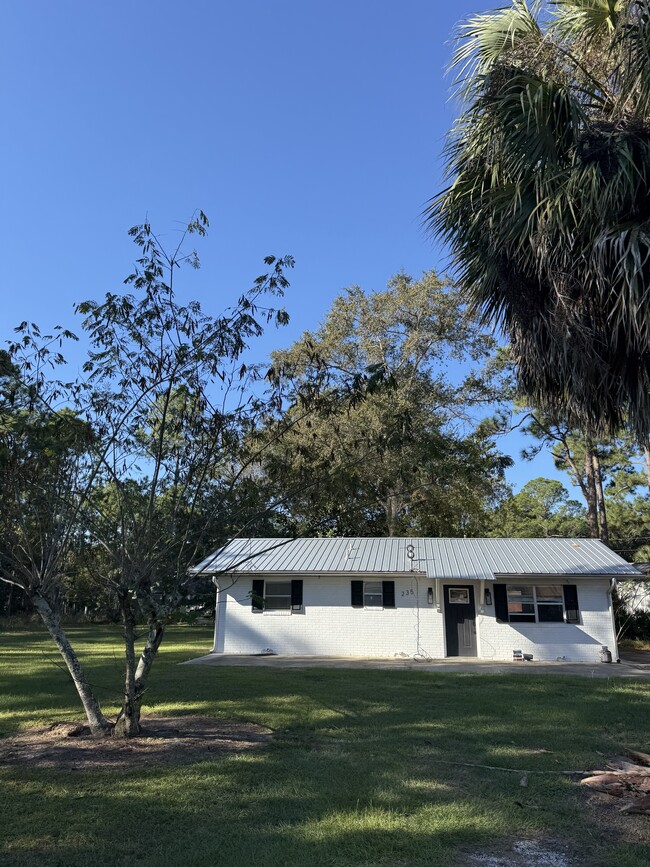 Building Photo - 235 Waterside Ln