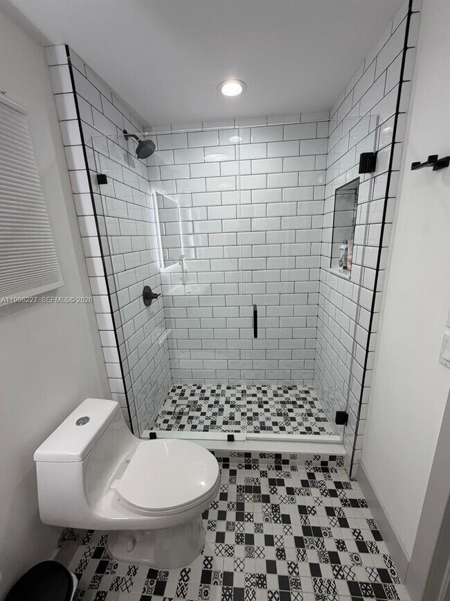 Building Photo - 455 NW 19th Ln