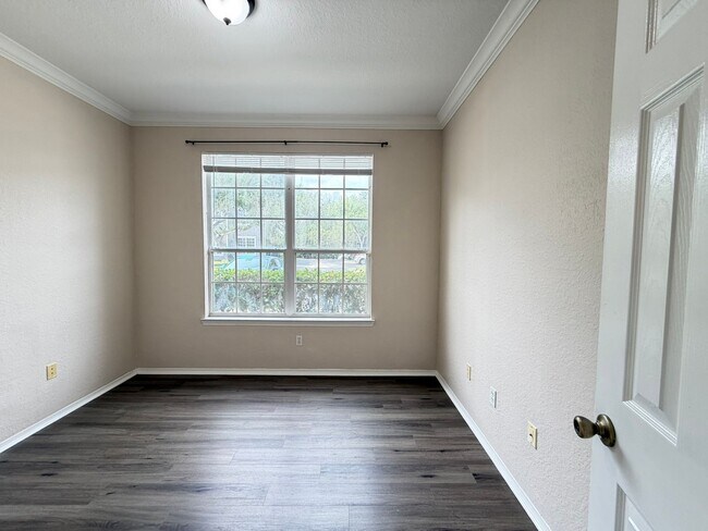 Building Photo - 3319 S Kirkman Rd