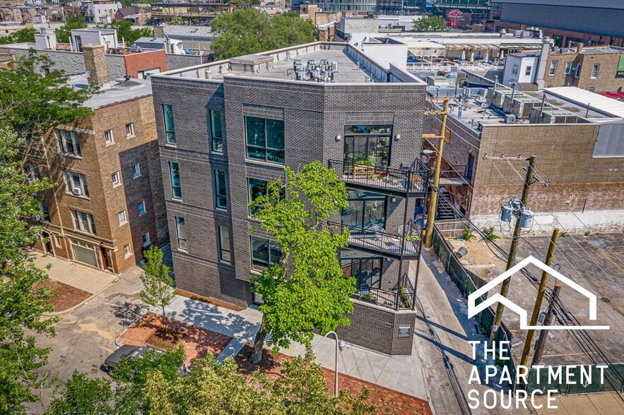 Building Photo - 1051 W Cornelia Ave