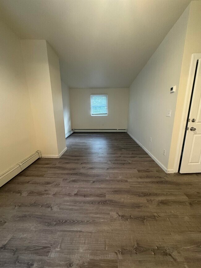 Building Photo - 386 Kennedy Dr