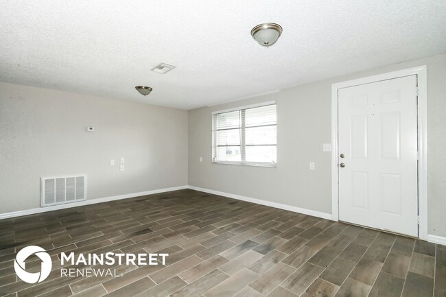 Building Photo - 5537 Quist Dr