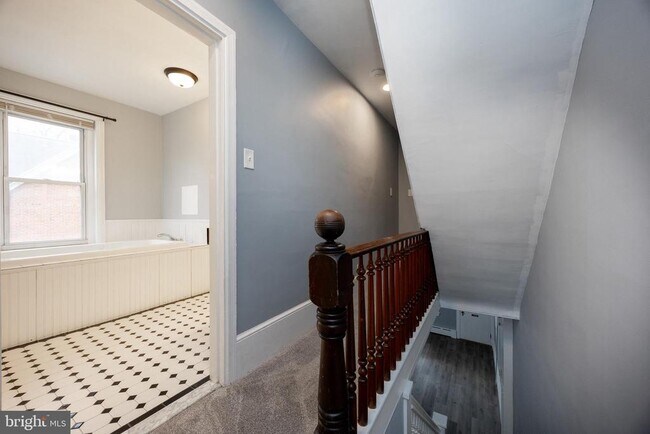 Building Photo - 313 Chestnut St