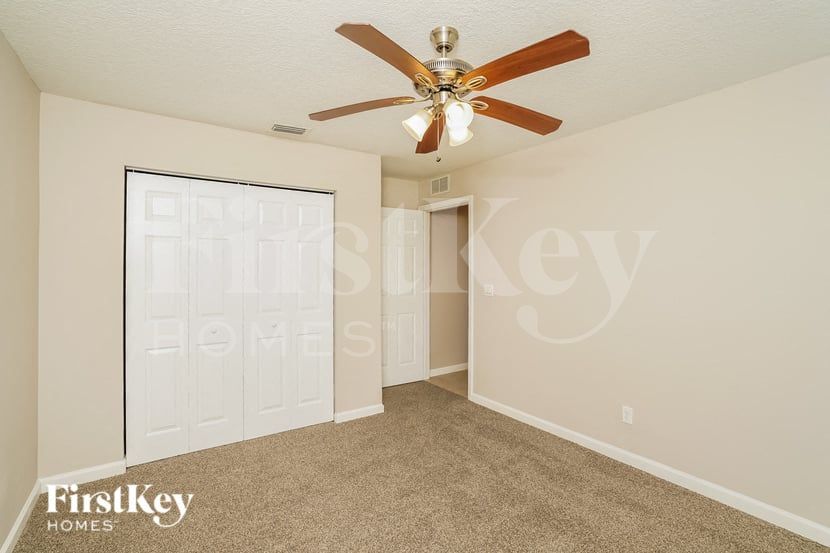 Building Photo - 4285 SW Walker St