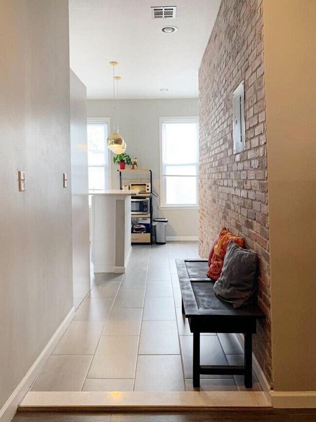 Building Photo - 119 Prospect St