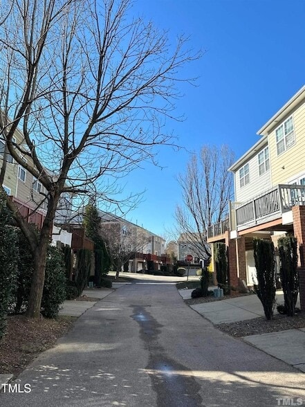 Building Photo - 606 Sawcut Ln