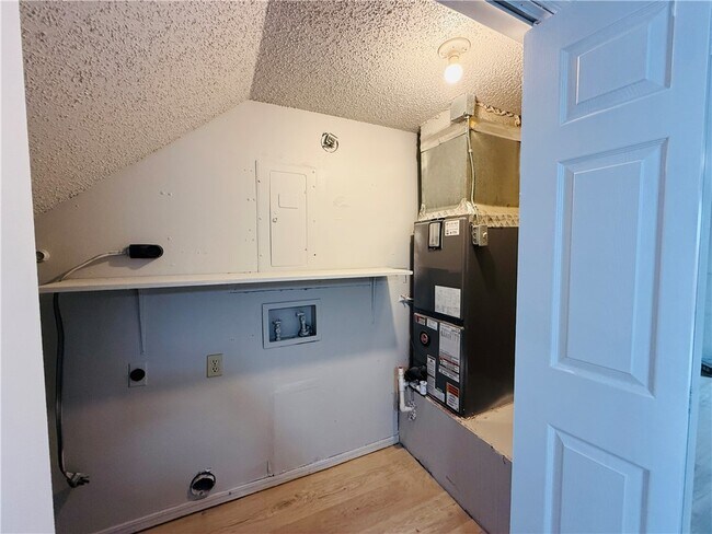 Building Photo - 1701 S West End St