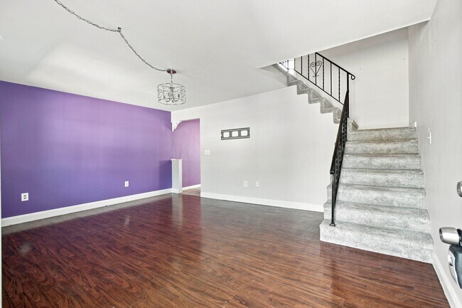 Building Photo - 1008 Cloverton Dr