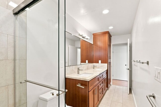 Building Photo - Million Dollar Views! Available Now!