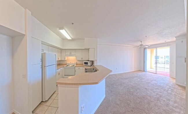 Building Photo - 4170 Central Sarasota Pkwy