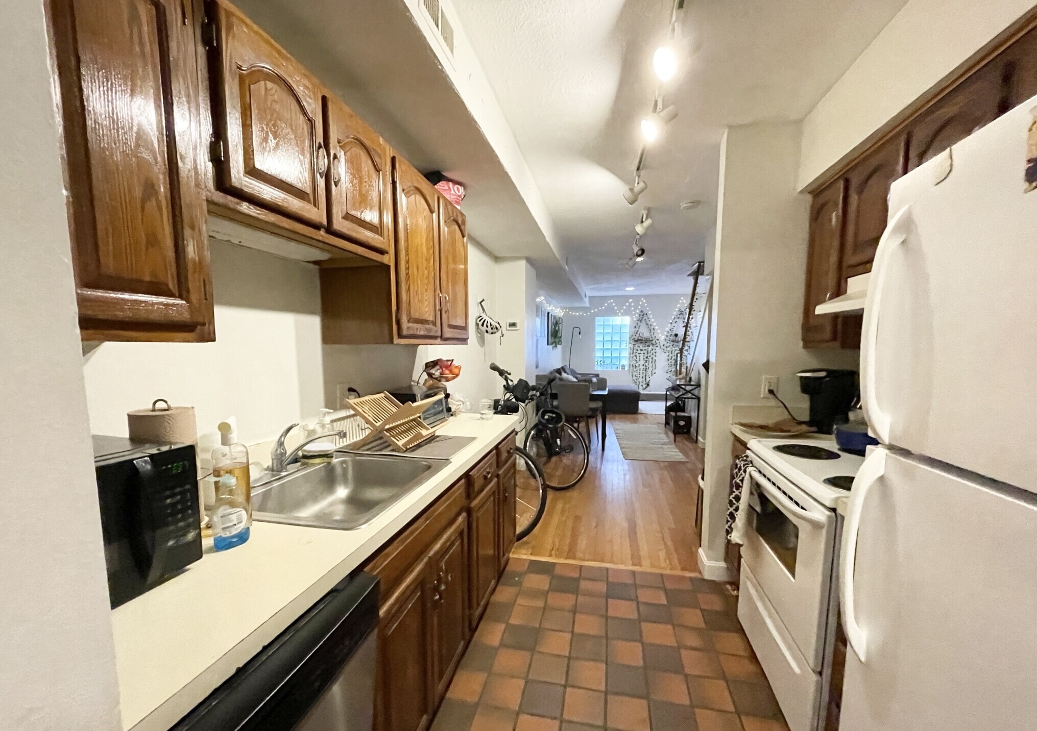 Building Photo - 59 Hemenway St