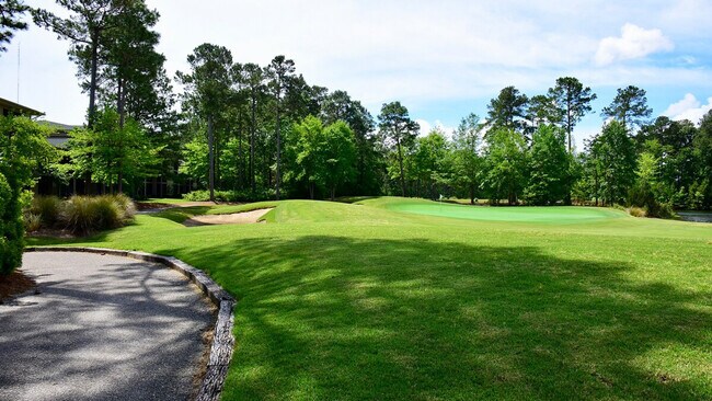 Building Photo - 342 Pinehurst Ln