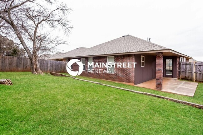 Building Photo - 4 Bedroom Pet-Friendly Home in Norman, OK with Main Street Renewal