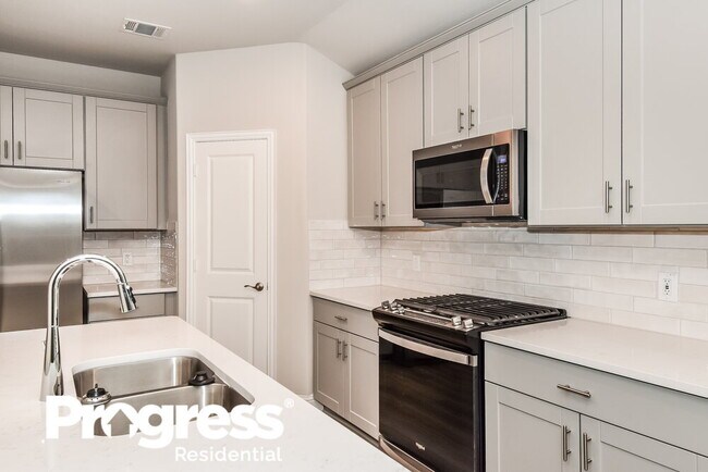 Building Photo - 1413 Rolling Fox Dr