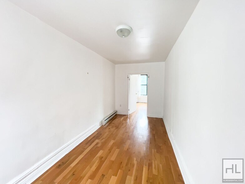 Building Photo - STARR STREET / Spacious Bushwick 2-Bed 1-Bath / Amazing Location