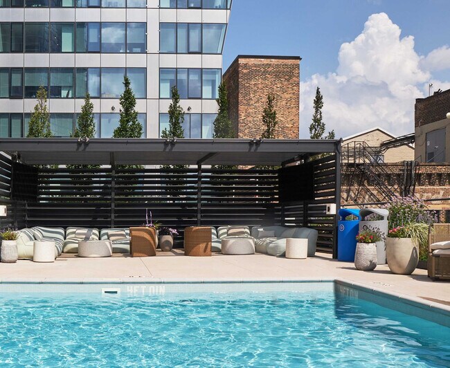 Building Photo - 1006 S Michigan Ave