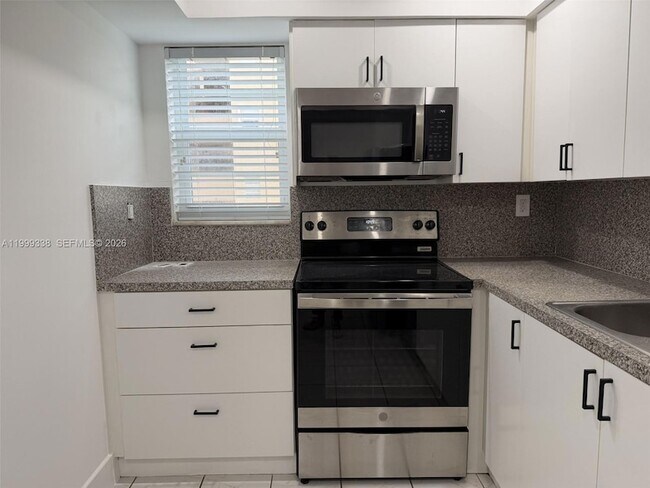 Building Photo - 706 NW 87th Ave