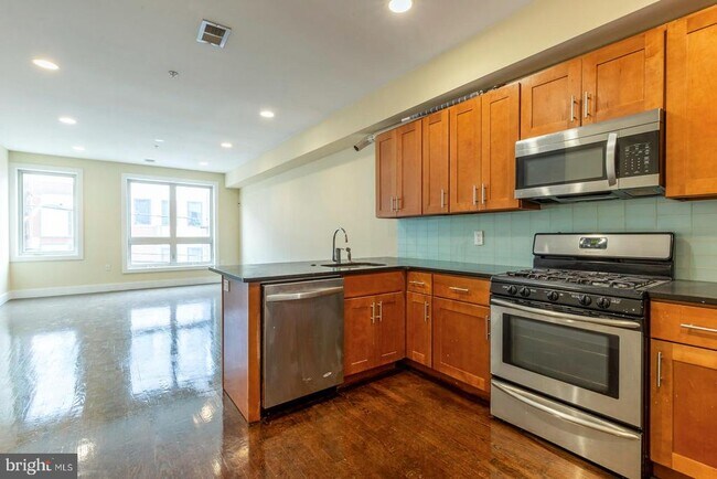 Building Photo - 838 N 15th St