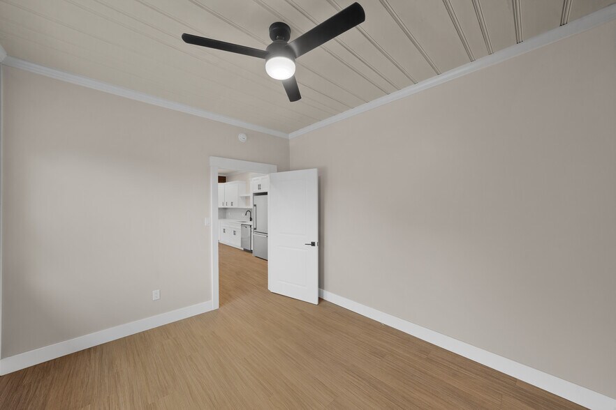 Building Photo - 71 Dreamland Park Dr