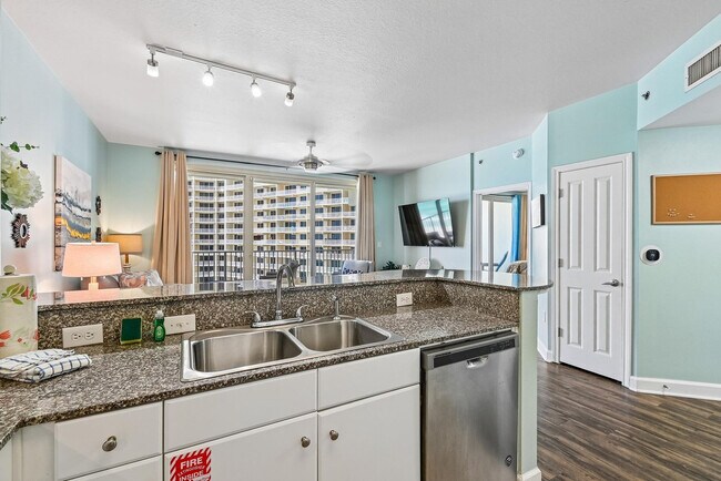 Building Photo - 9900 S Thomas Dr