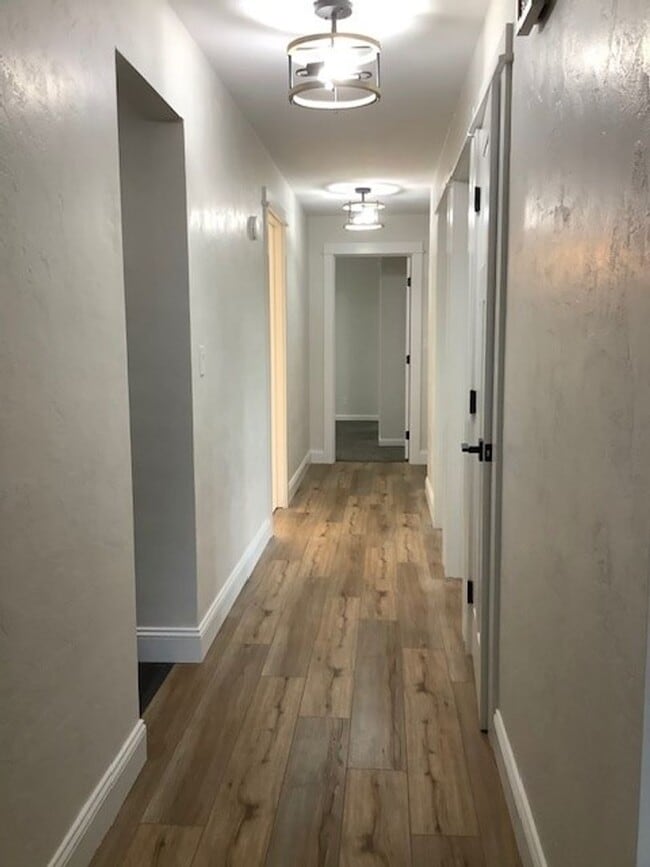 Building Photo - 2077