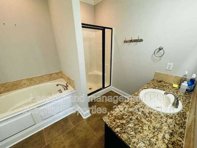 Building Photo - 303 Barataria Bay Point