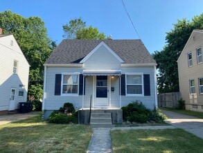 Building Photo - Charming 3-Bedroom Akron Bungalow with Spacious Backyard